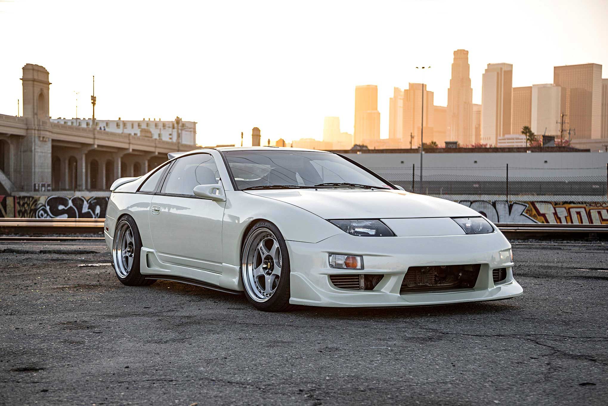 Feature: Nissan 300ZX Twin Turbo – Timeless Lines